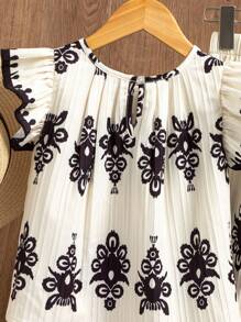 SHEIN Elladie kids 2 件套青少年女孩套装：荷叶边下摆印花圆领上衣和松紧腰裤