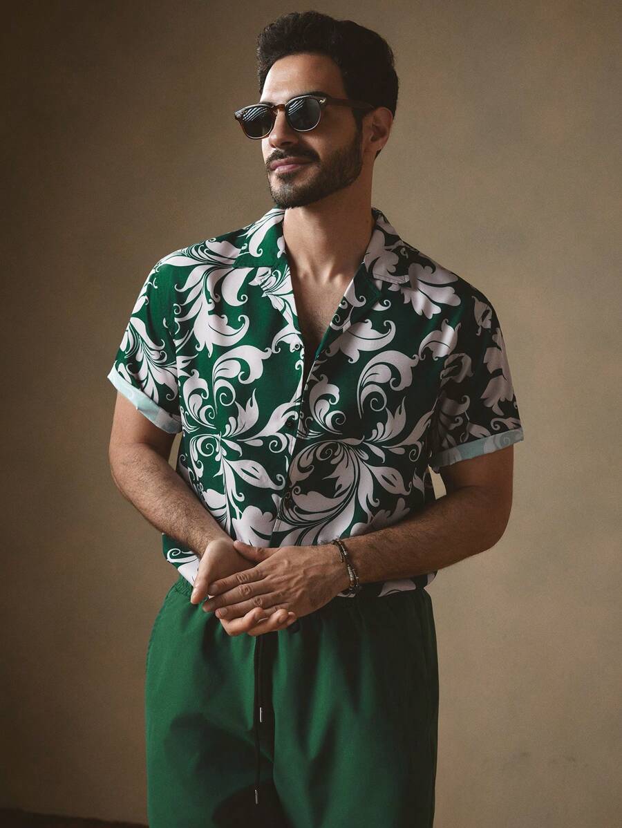 Manfinity ModaGents 2pcs Men's Woven Fashion Casual Young Loose Fitting Short Sleeve Shirt And Drawstring Waist Straight Leg Shorts Set