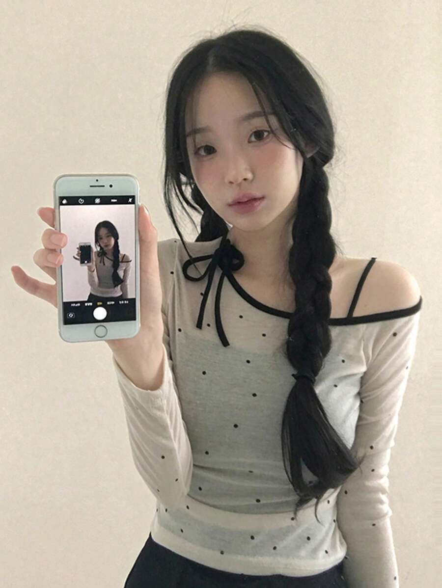 DAZY 撞色不对称领口露肩不对称设计紧身波尔卡圆点女式T恤，秋季衣服长袖女式上衣 - 杏色 - 查看 1