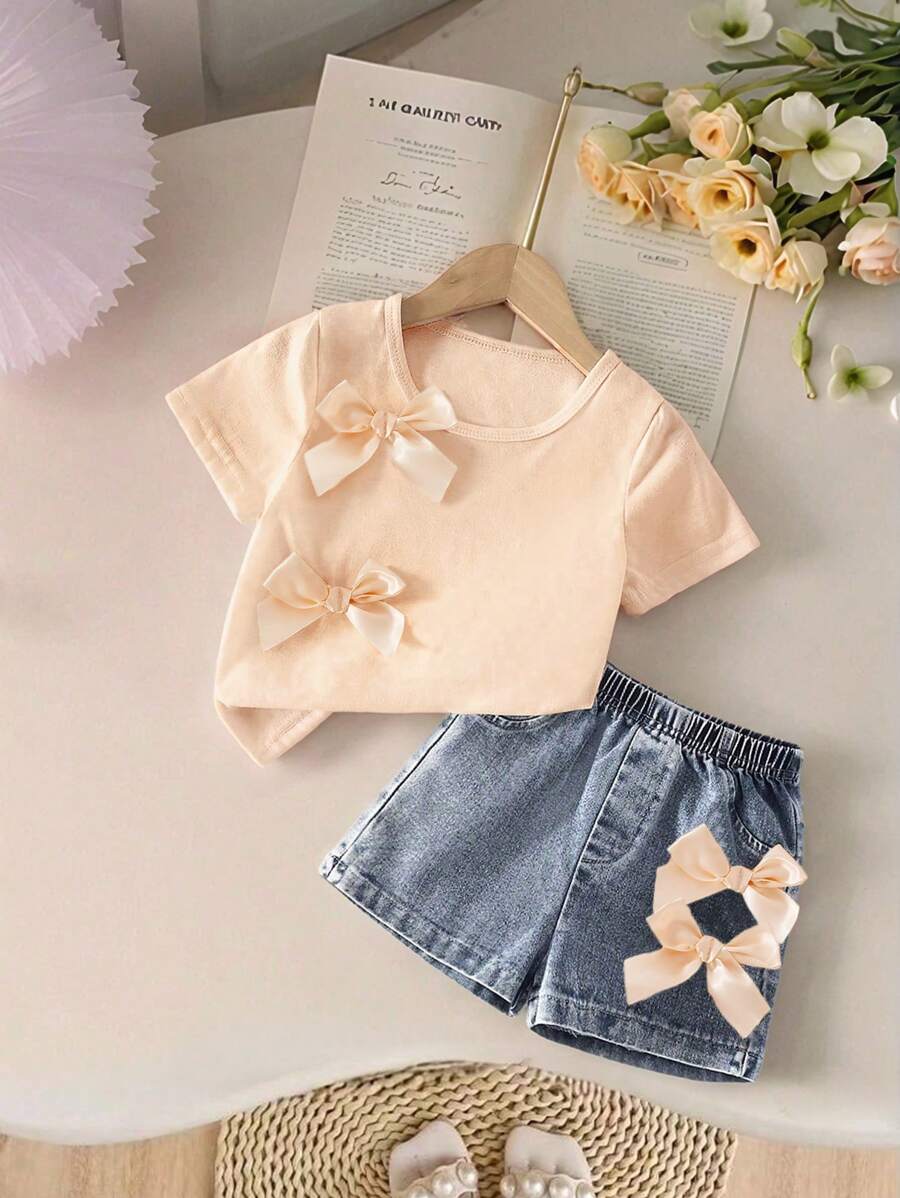 2 件套女童夏季服装 - 可爱幼儿蝴蝶结纯色 T 恤和浅色牛仔裤,休闲舒适 - 卡其色 - 查看 1
