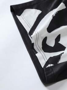 Manfinity LEGND Sporty Men's Fashion Printed T-Shirt Set,Men's Mature Street Short-Sleeved T-Shirt Set, Loose Dropped Shoulder Style, Random Letter Pattern And Contrasting Color Design, Which Enhances The Overall Texture While Maintaining Breathability And Comfort. The Overall Style Is Fashionable And Generous, Suitable For Outdoor Sports And Leisure Occasions. - Multicolor - View 7