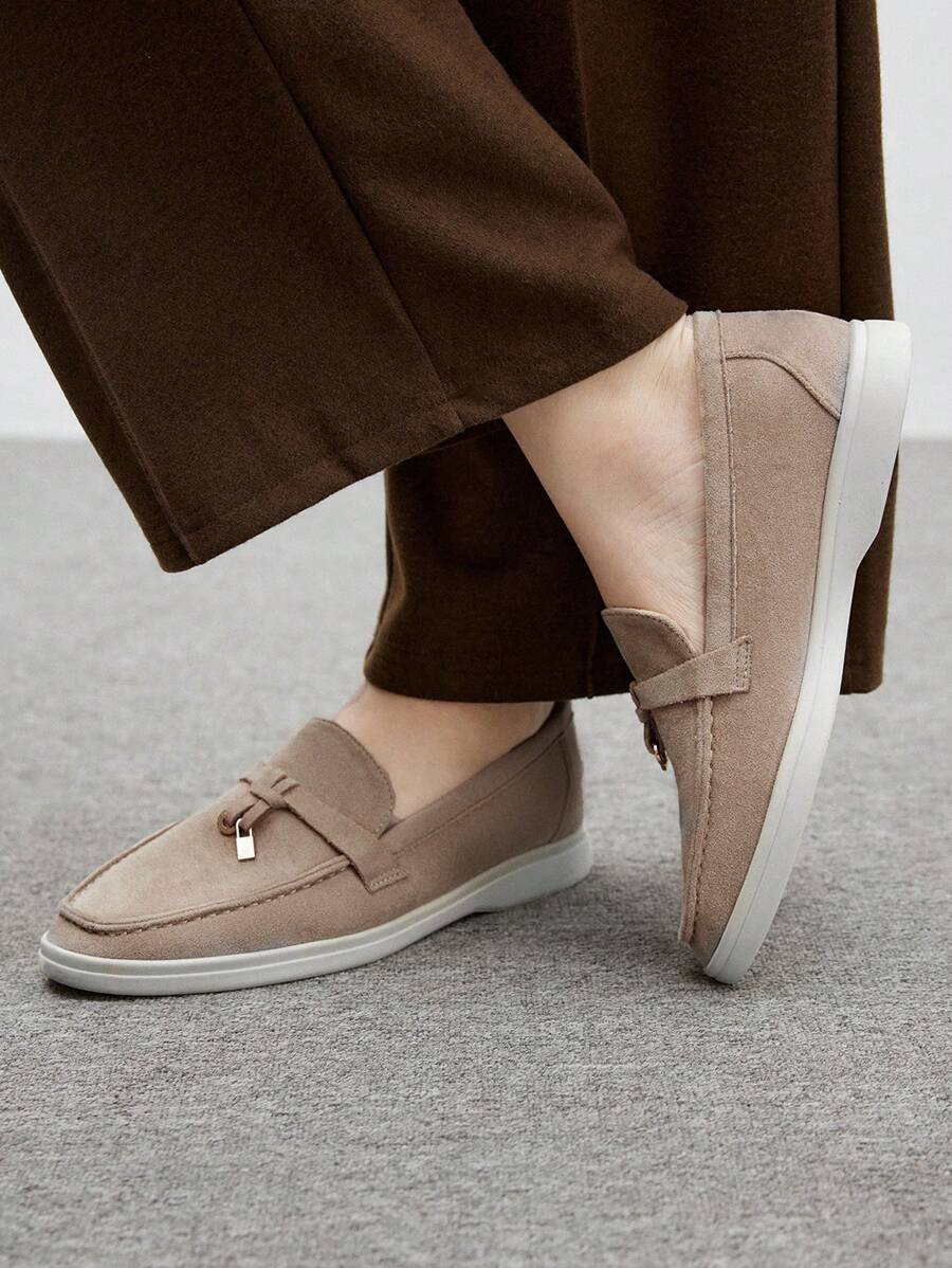 CUCCOO BIZCHIC Sepatu Kasual Wanita Model Slip-On Datar, Minimalis dan Modis untuk Pemakaian Sehari-hari, Sepatu Musim Semi untuk Liburan Musim Semi, Paskah, Natal, dan Lainnya. - Khaki - View 1