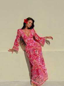 Swim Oasis Conjunto de ropa de playa de mujer que incluye una blusa de manga larga con cuello en V profundo y estampado floral aleatorio de tul, y un conjunto de tankini estampado con flores vintage. Elegante atuendo de verano para la playa.