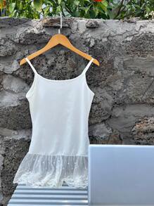 DAZY 夏季女士对比色蕾丝修身细肩带休闲度假背心，荷叶边 - 白色 - 查看 3