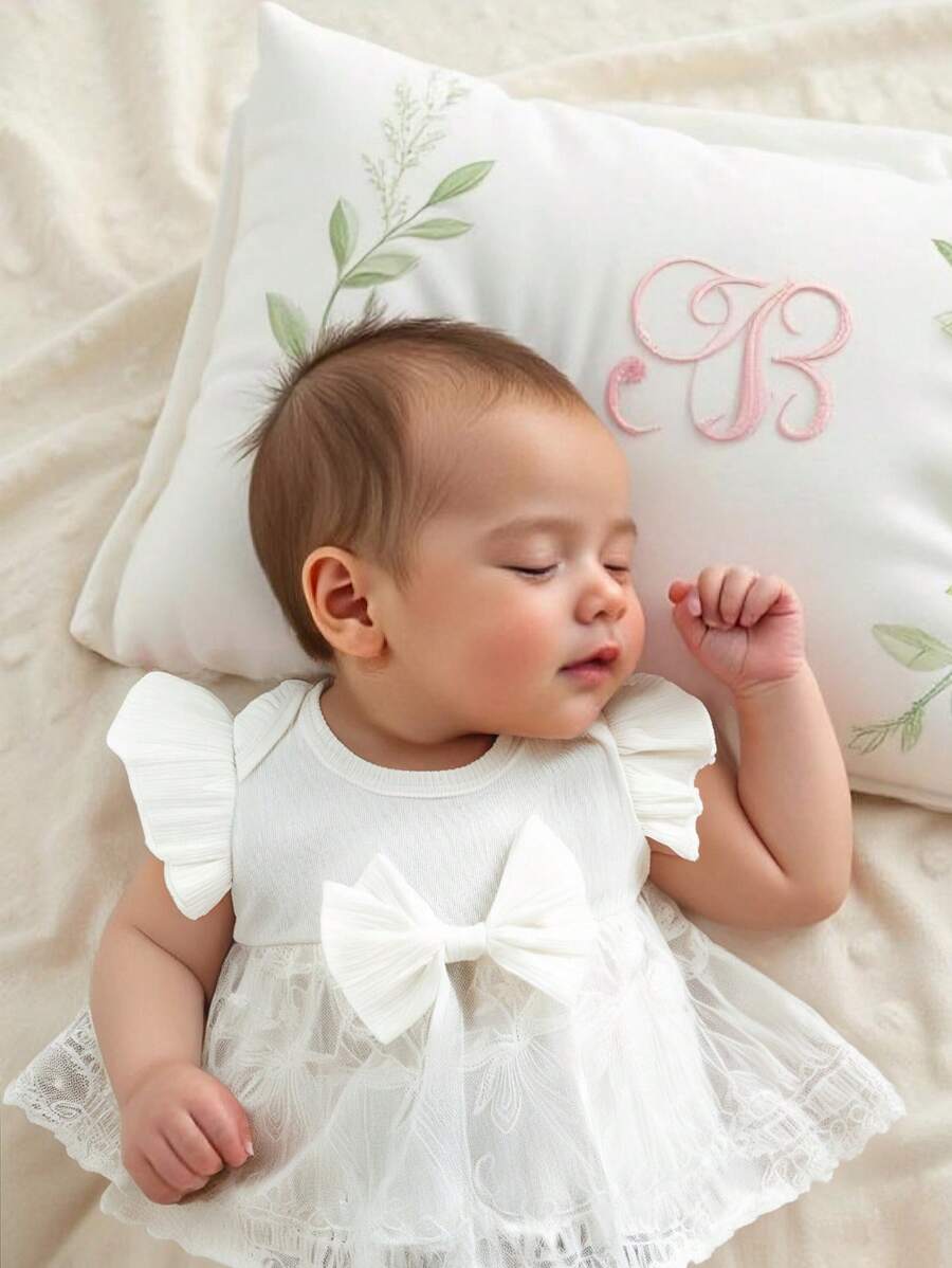 SHEIN 女婴蕾丝刺绣荷叶边连体衣，可爱公主风新生儿连体衣，按扣闭合，夏季