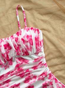 SHEIN 青少年女孩海滩休闲度假优雅花卉印花修身褶饰舒适弹力网眼印花荷叶边下摆 A 字吊带连衣裙，可爱粉色花卉夏装 - 粉色 - 查看 4