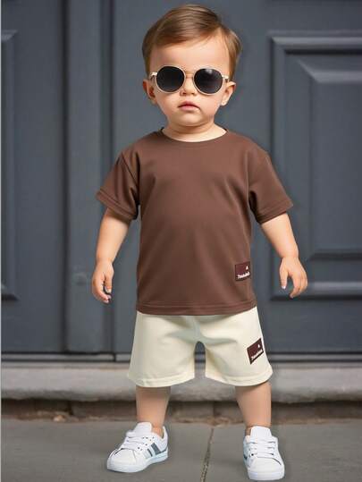 SHEIN 2 Pieces Baby Boy Unisex Newborn Neutral Set With Brown Top And Apricot Shorts Letter Patches All Shades Of Brown Summer Casual Vacation Sportswear