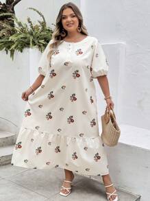 SHEIN CURVE+ Plus Size Bloemenprint Ruffle Zoom Bedekkende Jurk, Geschikt Voor Vakantie, Geweldig Voor Strand/Casual/Vakantie/Loungewear