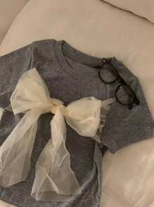 DAZY 女士圆领短袖T恤，网眼蝴蝶结设计，可爱上衣 - 灰色 - 查看 1