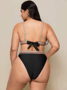 SHEIN Swim Ensemble de maillot de bain de plage rayé et patchwork pour grandes tailles,