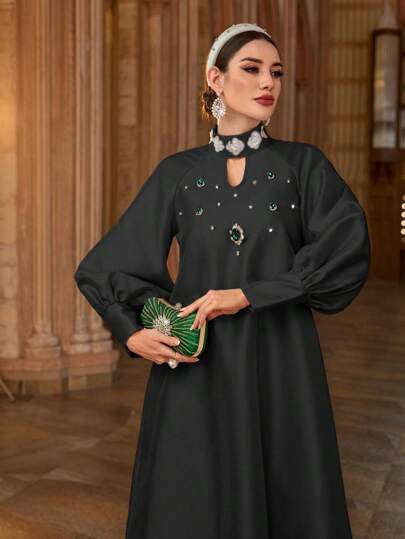 Al Najma 女士优雅长袖土耳其和阿拉伯传统长裙，带水钻锁孔领口细节