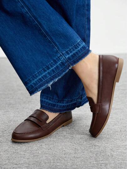 CUCCOO BIZCHIC 女士圆头平底休闲乐福鞋，经典简约舒适一脚蹬鞋，适合通勤、工作和日常穿着