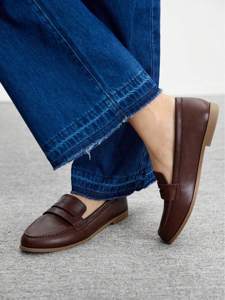 CUCCOO BIZCHIC Women's Round Toe Flat Casual Loafers, Classic Simple Comfortable Slip-On Shoes For Commuting, Work And Daily Wear For Christmas Spring Shoes