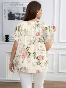 Reflora 优雅玫瑰花朵印花休闲宽松圆领短袖衬衫，适合大码，春夏季 - 米色 - 查看 2