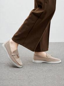 CUCCOO BIZCHIC Sepatu Kasual Wanita Model Slip-On Datar, Minimalis dan Modis untuk Pemakaian Sehari-hari, Sepatu Musim Semi untuk Liburan Musim Semi, Paskah, Natal, dan Lainnya. - Khaki - View 3