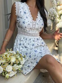 SHEIN Frenchy Women's Elegant Romantic V-Neck Contrast Lace & Ditsy Floral Mini Dress For Summer,Spring/Summer, Elegant And Fashionable For Daily Vacation Wear,Knitted Openwork Jacquard And Allover Floral Print Stretch Fabric,Slim Fit, Elegant And Romantic Commuting,Lace Contrasting Edges,Blue And White Floral Dress, Boho Women Clothing,Wedding Guest Dress Women,Beach Outfits For Woman,Brunch Outfits For Women,Vacation Outfits Women Flower - Blue and White - View 5