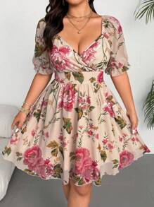 Flirla 大码方领和荷叶边下摆雪纺花卉印花短袖衬衫，优雅度假复古风格女士春夏