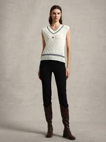 Briarwyn 女士学院风字母刺绣毛衣背心夏季女士商务休闲装 - 彩色 - 查看 3