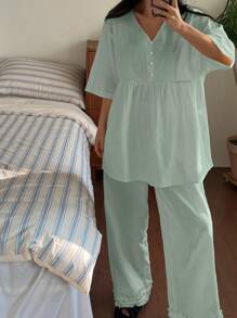 DAZY Bộ đồ ngủ nữ mặc nhà cổ chữ V màu trơn tối giản viền bèo nhún - màu xanh lá - Xem 3