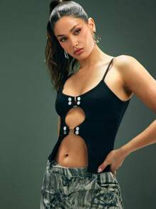 Denimoi Top sin mangas estilo verano con recortes y herrajes metálicos, top sexy negro de streetwear para conciertos - Negro - Ver 4