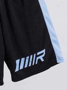 SHEIN 2pcs Tween Boy Athletic Rib Fabric Vertical Striped Pattern Sports Short Sleeve T-Shirt And Shorts Set