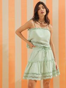 WESTFADE 西部牛仔女郎夏季海滩度假两件套 编织和扇形孔眼 可爱蝴蝶结肩带荷叶边吊带上衣和高腰褶饰荷叶边腰部宽松荷叶边分层迷你裙 - 綠色 - 查看 6