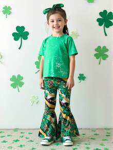 Camisa T de Manga Curta de Gola Redonda Verde Verão para Meninas, Combinada com Calça Flare com Estampa de Trevo e Estampa de Onça, Adequada para Usar no Dia de São Patrício