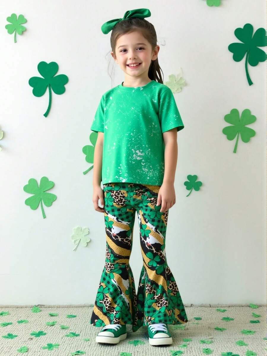 Camisa T de Manga Curta de Gola Redonda Verde Verão para Meninas, Combinada com Calça Flare com Estampa de Trevo e Estampa de Onça, Adequada para Usar no Dia de São Patrício