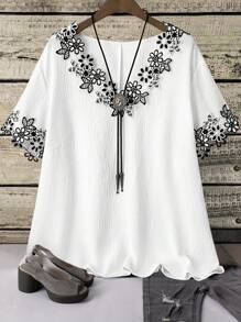 EMERY ROSE Camisa de talla grande bordada con aplicaciones