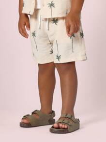 SUMWON Conjunto coordinado de verano con estampado de palmeras, camisa de manga corta con botones y pantalones cortos a juego, conjunto informal de vacaciones playeras para niños pequeños - Beis - Ver 4