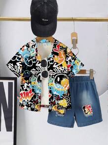SHEIN 2Pcs/Set Young Boy Printed Shirt And Washed Applique Shorts. The Graffiti Print Style Is And Cool, Paired With Excellent Denim Washing Craft. The Fashion And Generous Design Is Suitable For Summer Wear. The Simple And Stylish Design Showcases The Boy's Personalized, Suitable For 4-7 Years Old Kids' Casual Daily Wear, Getaway, Holiday, Travel, Relax, Sunbathing, Summer