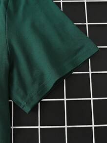 Manfinity Homme Áo thun nam cổ tròn tay ngắn in chữ và vương miện thường ngày mùa hè - Màu xanh lá cây đậm - Xem 6