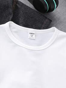 SHEIN 3 件套年轻男孩复古美式夏季韩版时尚宽松设计独特牛仔衬衫 + 纯白牛仔 T 恤 + 休闲牛仔短裤。适合日常穿着、上学、购物、户外运动、旅行、春游、夏令营、度假等场合 - 黑色 - 查看 6