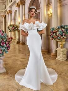 SHEIN Belle Summer Elegant Romantic White Off-Shoulder Asymmetrical Exaggerated Three-Dimensional Flower Ruffle Edge Deep V Neck Slim Mermaid Hem Plus Tail Suitable For Dinner Vacation Honeymoon Wedding Event Bride Beautiful Wedding Dress - White - View 7