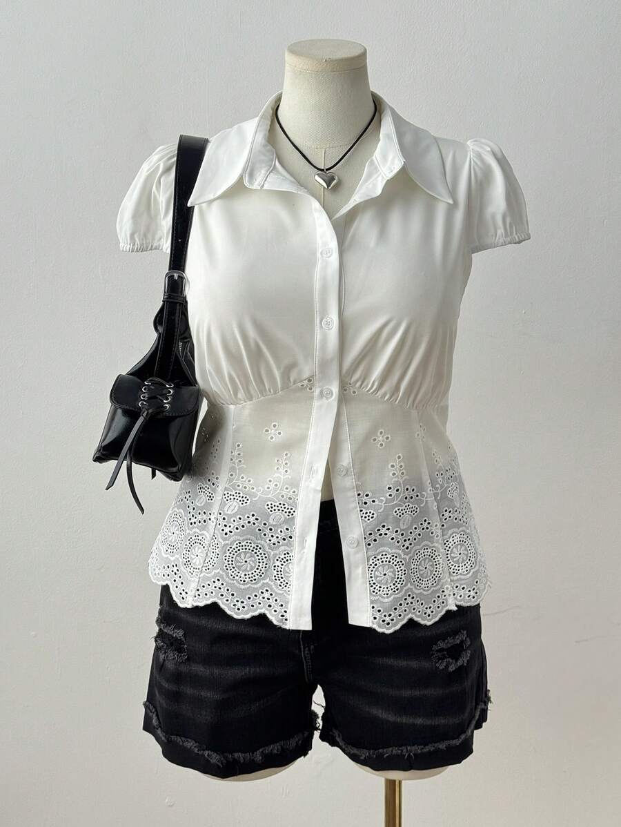 Flirla Camisa de manga corta con bordado, bajo deshilachado y parches, talla grande - Blanco - Ver 1
