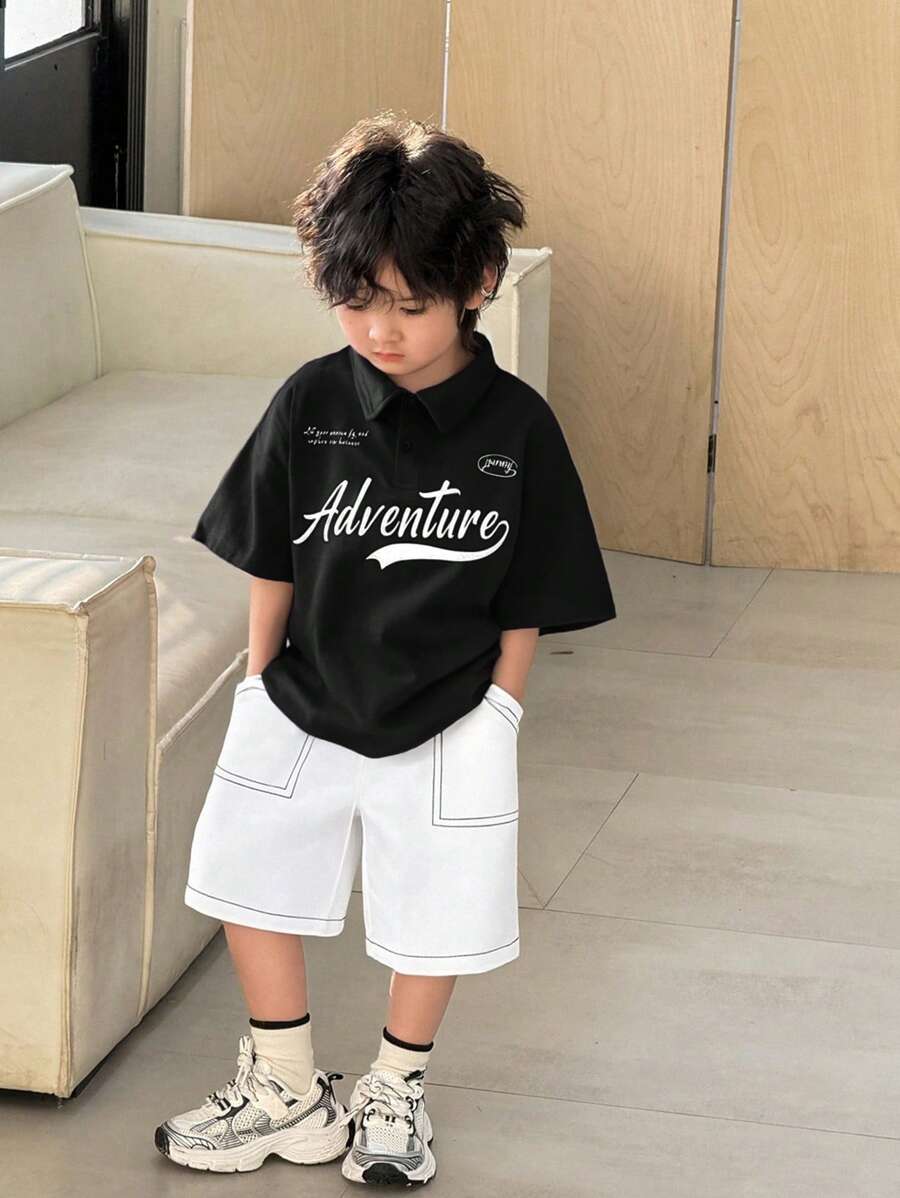SHEIN Conjunto de 2 peças para meninos, casual e confortável, estilo universitário, simples e moderno, com estampa personalizada de letras, camisa polo de manga curta e shorts com bolso. Ideal para primavera/verão, uso diário, esportes, passeios, escola, festas, festivais, ensaios fotográficos e volta às aulas.