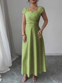 Modelyn Gaun Elegan Wanita Warna Polos dengan Leher Persegi dan Model Silang. - Mint Green - View 4