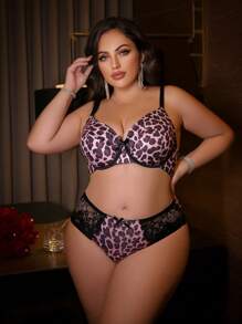 SHEIN Seduluxe Set de 2 piezas de lencería de talla grande con sujetador con aros y adorno de moño en estampado de leopardo para mujer