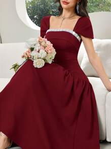 Modelyn Vestido largo elegante de mujer con decoración de perlas - Burdeos - Ver 1