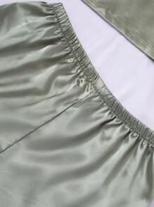 SHEIN Conjunto de pijama de pantalón corto y blusa de satén de unicolor para mujer, ropa de casa de verano, vacaciones