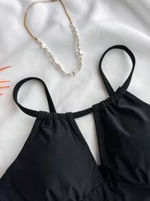 SHEIN 青少年女孩黑色连体泳衣，带吊带领、腰部褶饰和镂空设计，适合在海滩和海洋中穿着