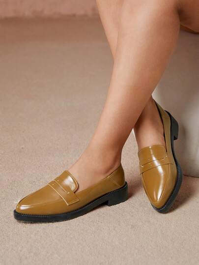 CUCCOO CURVES Plus Size Wide Fit Platform Thick Sole Shoes, Flat Pointed Toe Solid Black High Vamp Lace-Up Oxfords, English Style Shoes Women