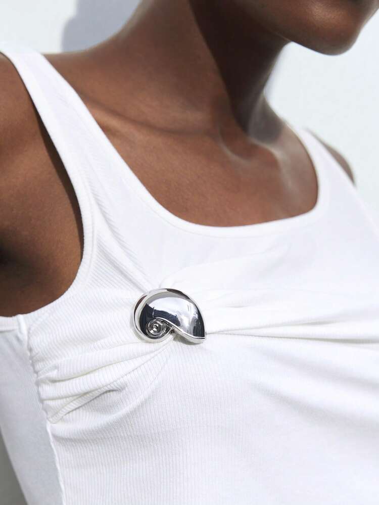 SHEIN Maija 2025년 여름 새로운 패션 우아한 웨딩 게스트, 브런치, 공항 캐주얼, 보헤미안 휴가, 음악 페스티벌, 부활절, 졸업 시즌 일상 착용 레이디스 티셔츠 금속 장식 버튼 디자인