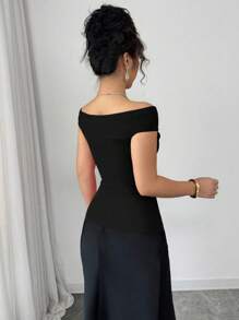 Elenzga Valentine's Day Romantic Red Rose Ruffle Fitted Elegant Off Shoulder T-Shirt - Black - View 2