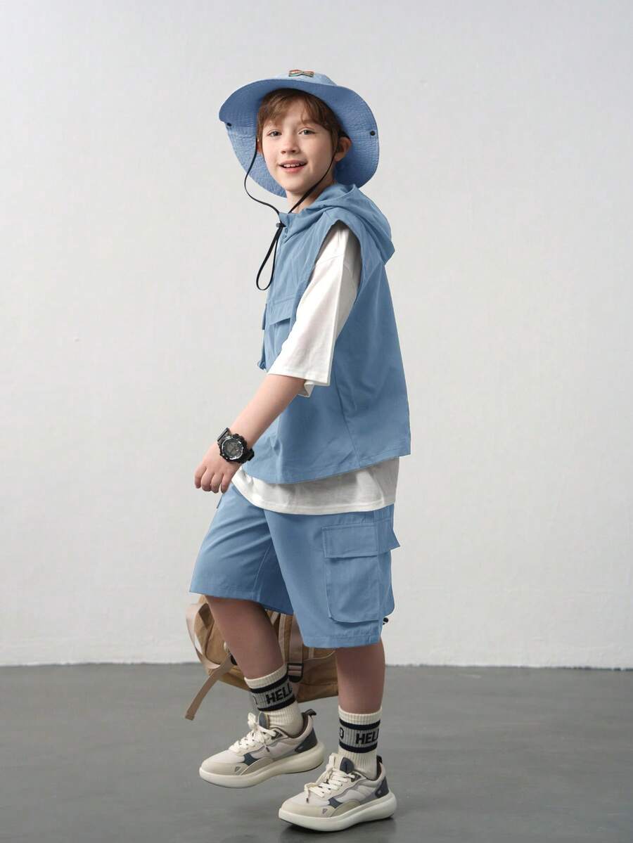 SHEIN Leap Crew 3 peças Tween Boy Casual Colete, Camiseta de Manga Curta, Conjunto de Shorts - Azul Empoeirado - Ver 1