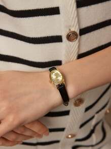 MOTF PREMIUM 1PC GOLDEN OVAL DIAL PATTERNED STRAP WOMEN'S WATCH - Black - View 5