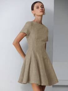 Aveloria Modichic Einfarbiges, simples Minikleid mit Off-Shoulder-Design, Collegemode A-Linien-Silhouette, vielseitig