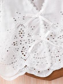 SHEIN LMoss Kids 年轻女孩轻盈纯色镂空提花短款休闲罩衫