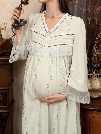 Moonlight & Mama Broderad lapptäcke V-ringad halvknappad framtill Överdimensionerad långärmad mammanattlinne Lyxigt loungewear, för höst, vinter