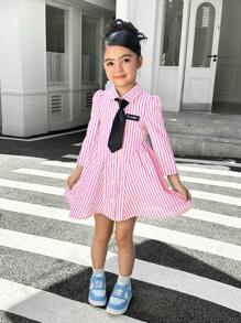 SHEIN Robe décontractée à rayures, manches longues et ceinture, style casual mère-fille. Adapté pour l'école, les voyages, les sorties et la maison. Idéal pour un usage casual et quotidien à l'école au printemps et à l'automne. Assortiment mère-fille, sœur-sœur.